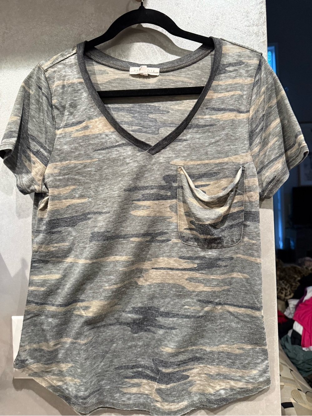 Z Supply Short Sleeve Tee in Gray and Tan Camo